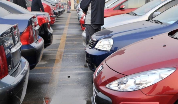 私家車怎么過戶給家人 車輛管理所辦理正常手續(xù)