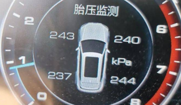 汽車儀表盤出現(xiàn)(!) 黃燈怎么消除 需要補充輪胎胎壓（會自動消除）