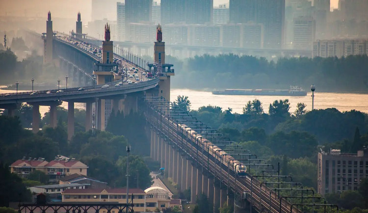 南京長江大橋鐵路橋全長大約多少米