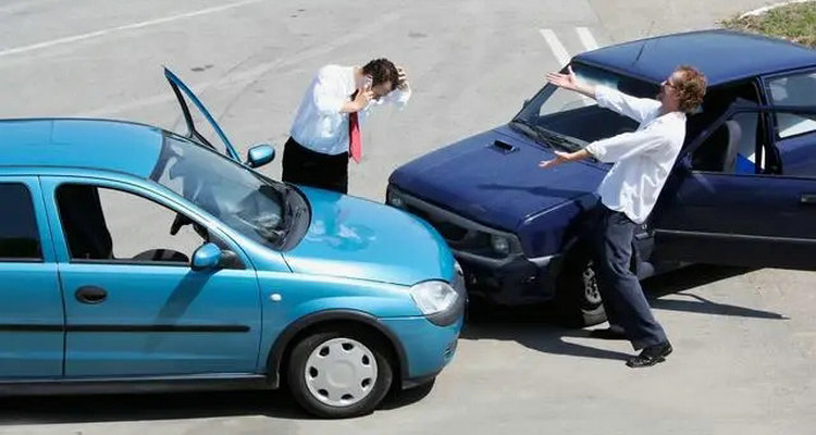 汽車發(fā)生事故了怎么處理