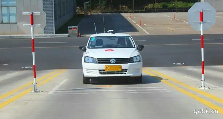 科二坡起怎么避免熄火溜車