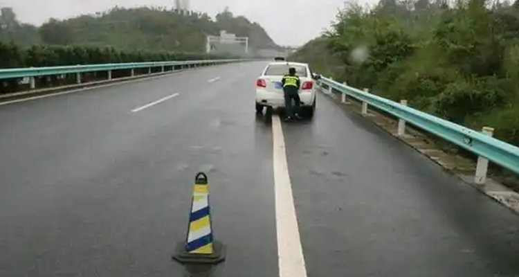 高速公路停車(chē)扣幾分