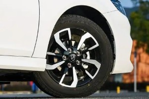 a5翼舞輪胎規(guī)格 型號尺寸為195/60 r16