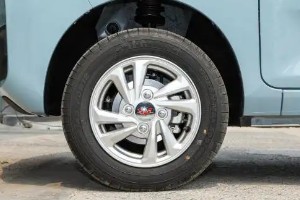 五菱宏光miniev輪胎尺寸 輪胎型號為145/70 r12