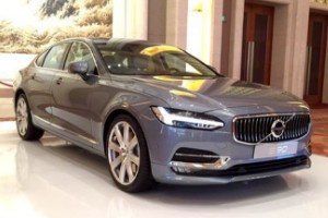 沃爾沃s90和凱迪拉克ct6哪個好 s90動力強(ct6車身長達(dá)5.2米)