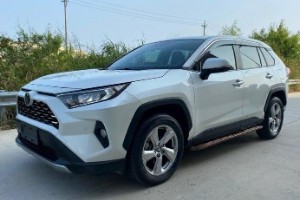 榮放RAV4分期首付多少錢 分期首付4萬(wàn)(36期月供3194元)