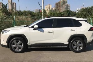 榮放RAV4二手多少錢(qián) 二手價(jià)格9萬(wàn)(表顯里程5.73萬(wàn)公里)