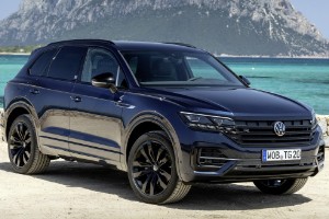 沃爾沃xc90和途銳哪個(gè)車好 途銳動(dòng)力更強(qiáng)(xc90車長(zhǎng)4.9米)