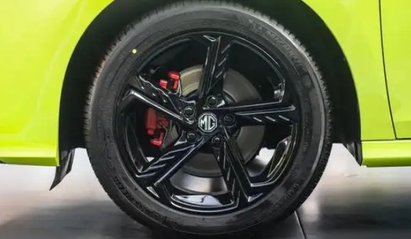 mg5天蝎座輪胎型號多少 輪胎型號為215/50 r17