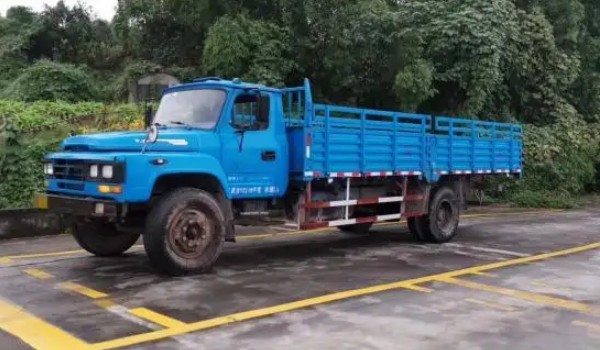 b2駕照可以開什么車 中重型載貨汽車(c1和m準駕車型)