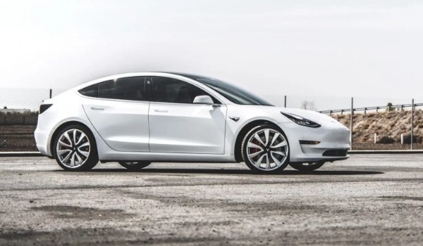 最便宜的特斯拉多少錢一輛 特斯拉model3售價29萬一臺