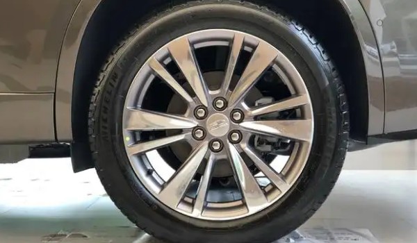 凱迪拉克xt6輪胎規(guī)格 輪胎型號235/55 r20(米其林輪胎)