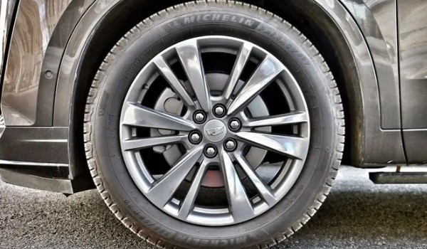 凱迪拉克xt6輪胎規(guī)格 輪胎型號235/55 r20(米其林輪胎)