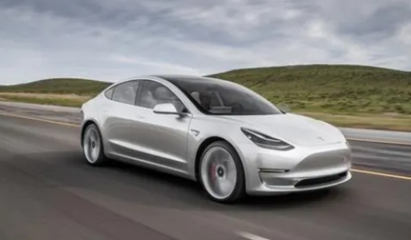 特斯拉最便宜的一款多少錢 model 3售價26萬一輛(落地27萬)