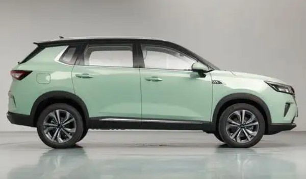 五菱星辰suv2022新款價(jià)格 2022款星辰售價(jià)9萬(wàn)(二手價(jià)格5萬(wàn))