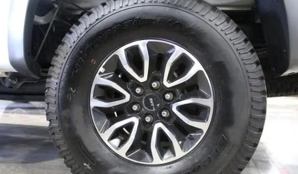 f150輪胎型號規(guī)格多少 尺寸為315/70 r17(胎寬315mm)